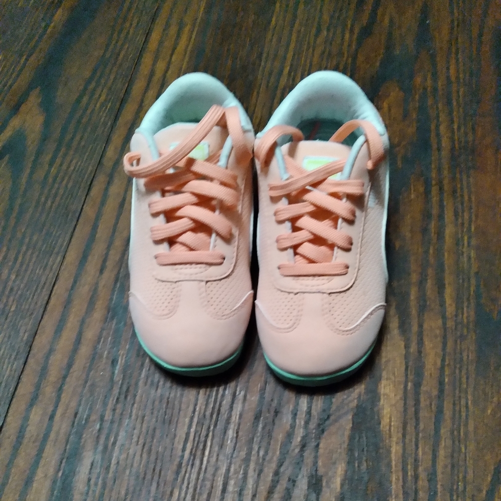 Little Girls Puma Sneakers